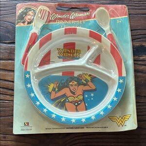 Never opened kids Wonder Woman 3-Piece Dinner Set